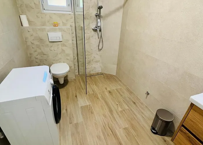 Apartment Marisala - Berth Avalable, 20m From Sea!! Tribanj-Kruscica