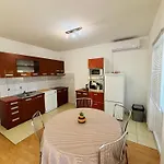 Marisala - Berth Avalable, 20m From Sea!! 아파트 *