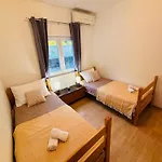 Marisala - Berth Avalable, 20m From Sea!! 아파트 트리바느-크루슈치차