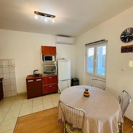Marisala - 20m From Sea!!